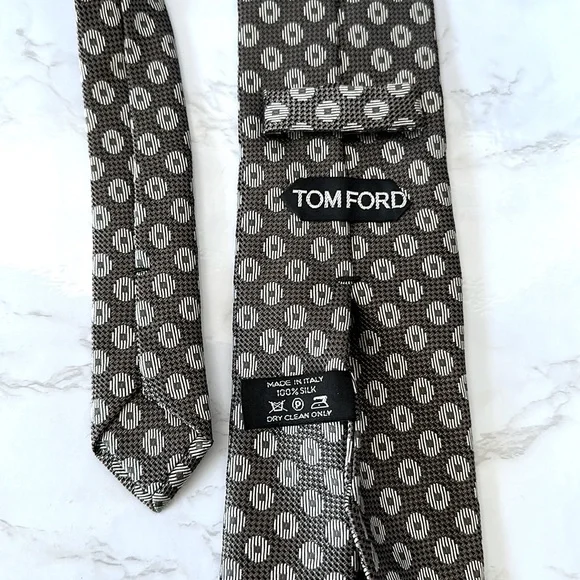 Tom Ford Circle Pattern Tie - Picture 2 of 4